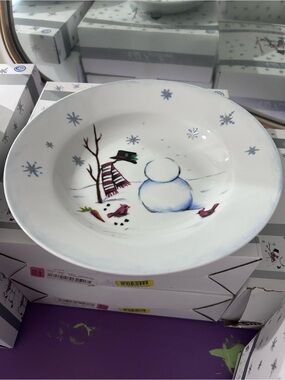 Noble Excellence “Building A Snowman” bowl